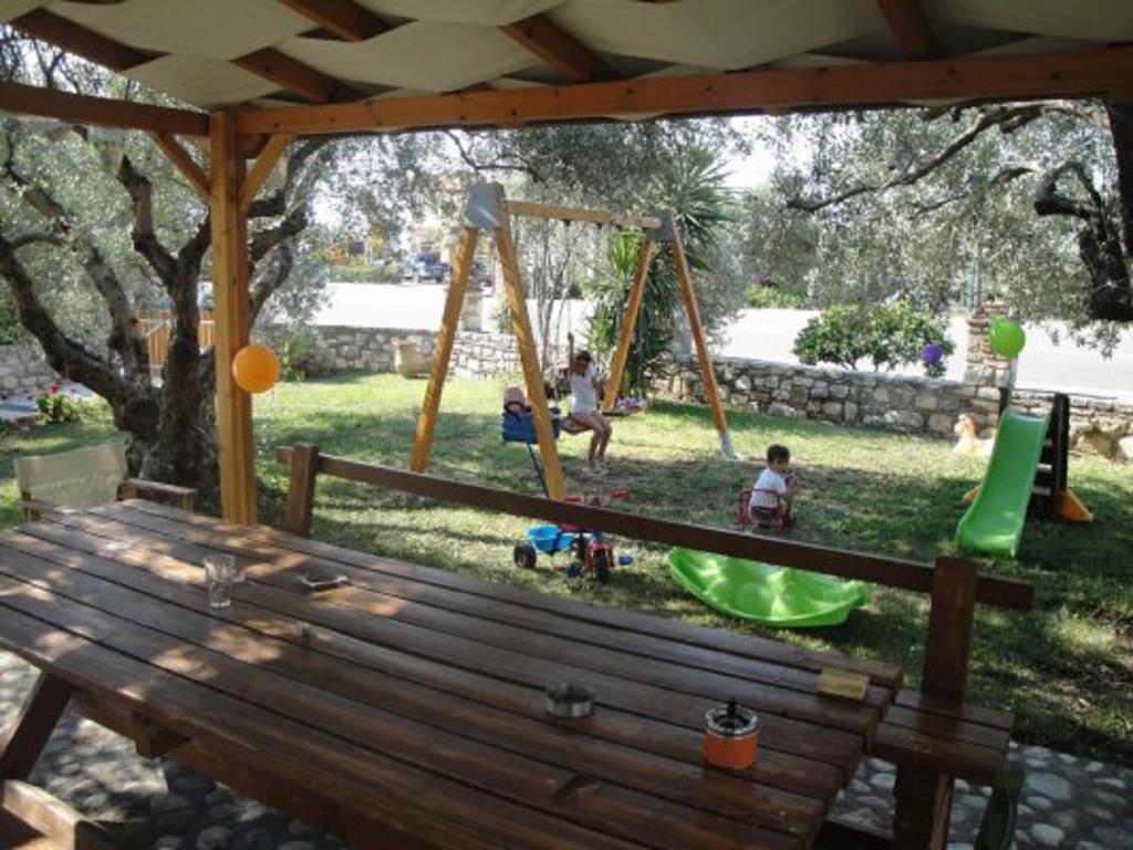 Rent Rooms Alexiou Límni 객실 사진